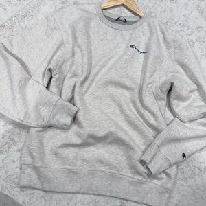 Champion Light Gray Crewneck Sweatshirt with Subtle Heather